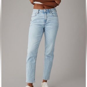AE strigid mom jean size 0